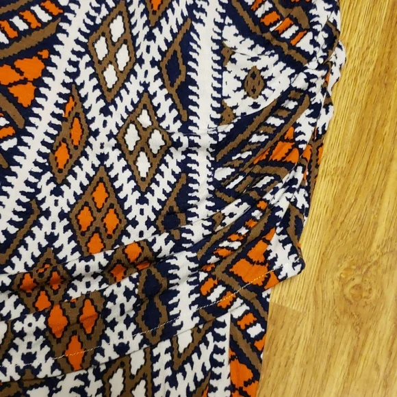 Lysse tribal print pencil sarong skirt sz medium - Picture 2 of 3